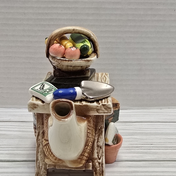 Cardew Design Gardeners Bench Miniature Teapot Hand Made In England Hand Painted - Picture 2 of 13